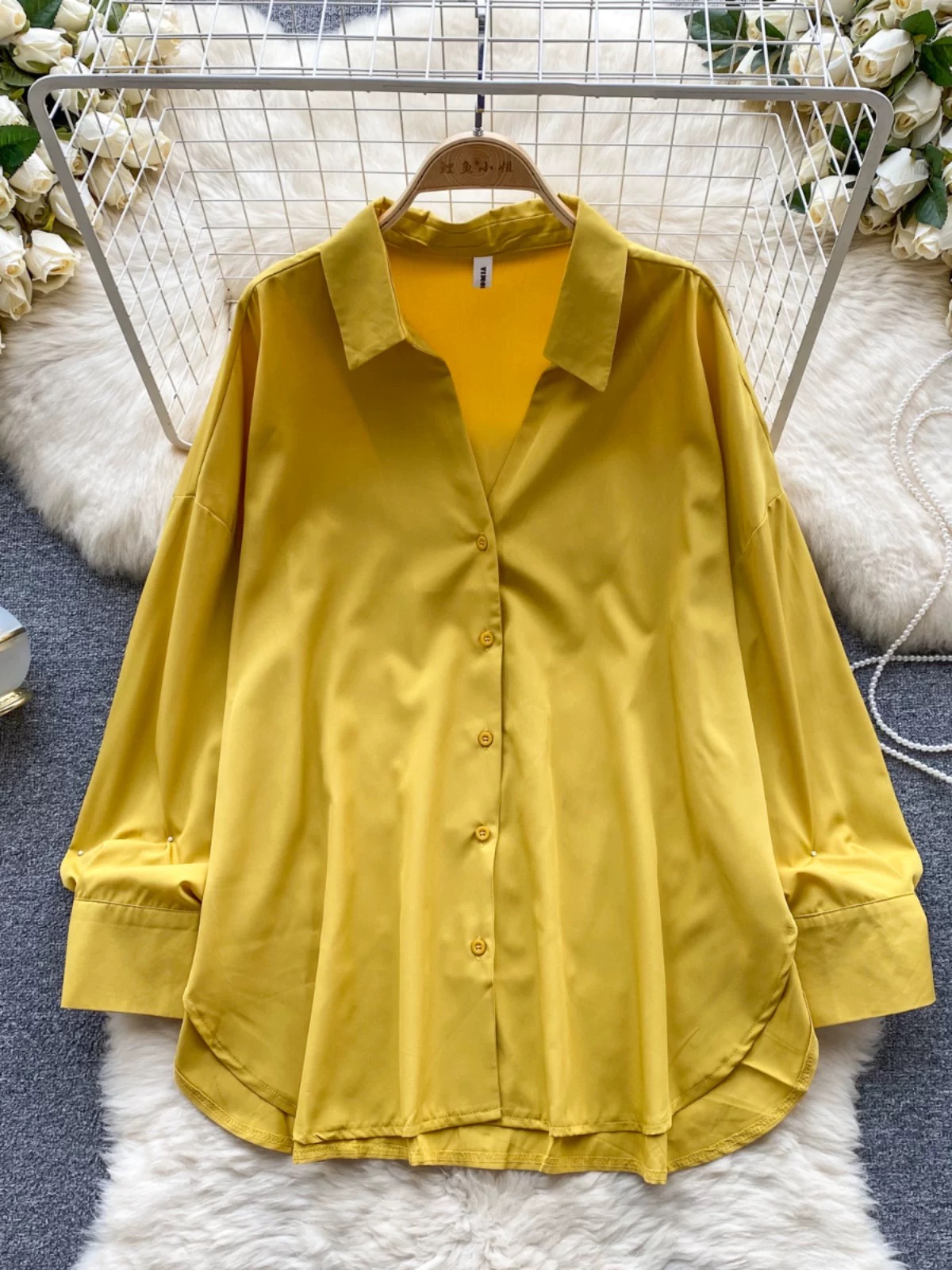 Kiss and make up shirt SH179