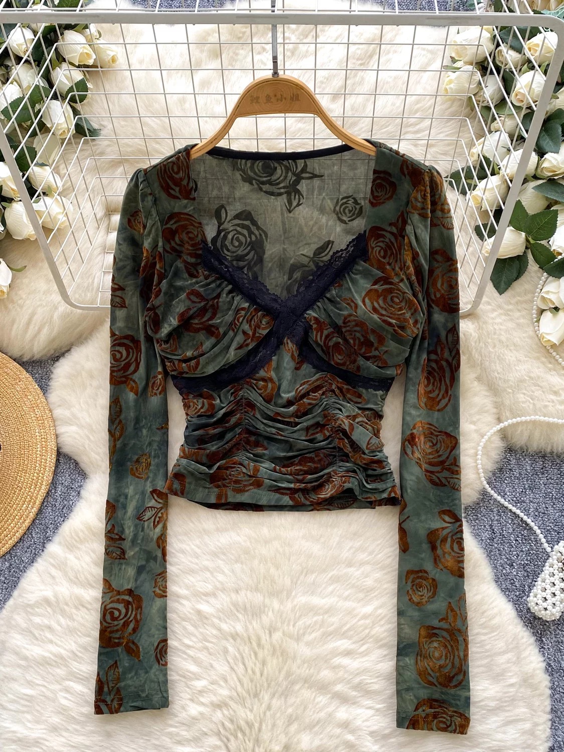 Never basic top CTO827 image