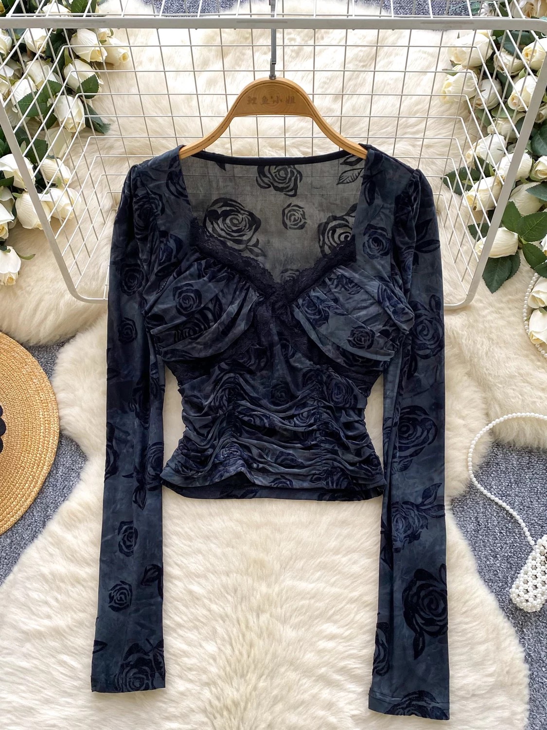 Never basic top CTO827 image