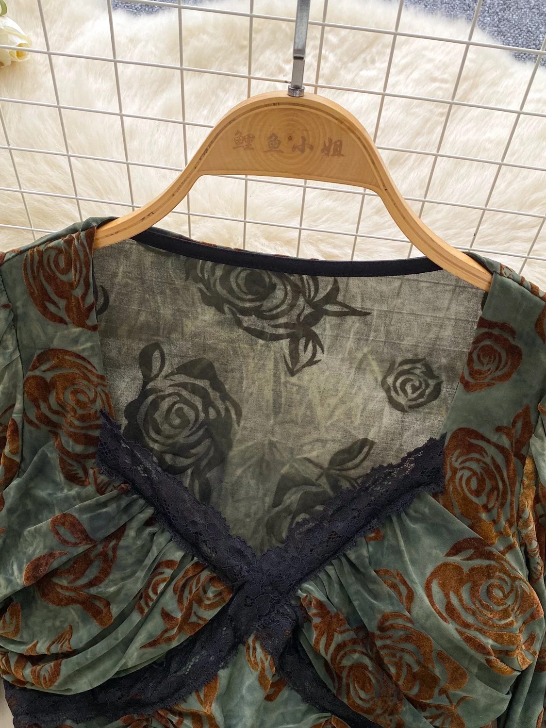 Never basic top CTO827 image