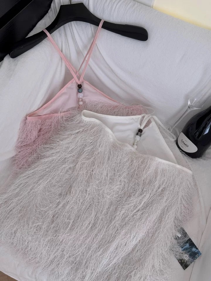 A babe and more top CTO803 image