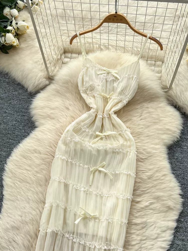 Champagne kisses dress CD645 image