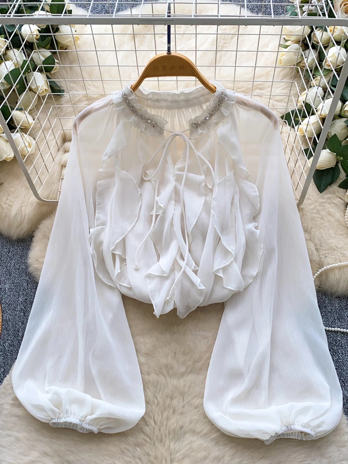 Straight to it butterfly blouse BE433