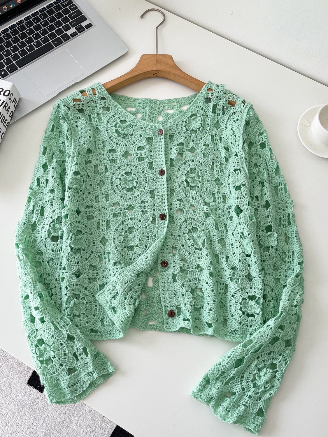 A renaissance story crotchet top KTO276 images