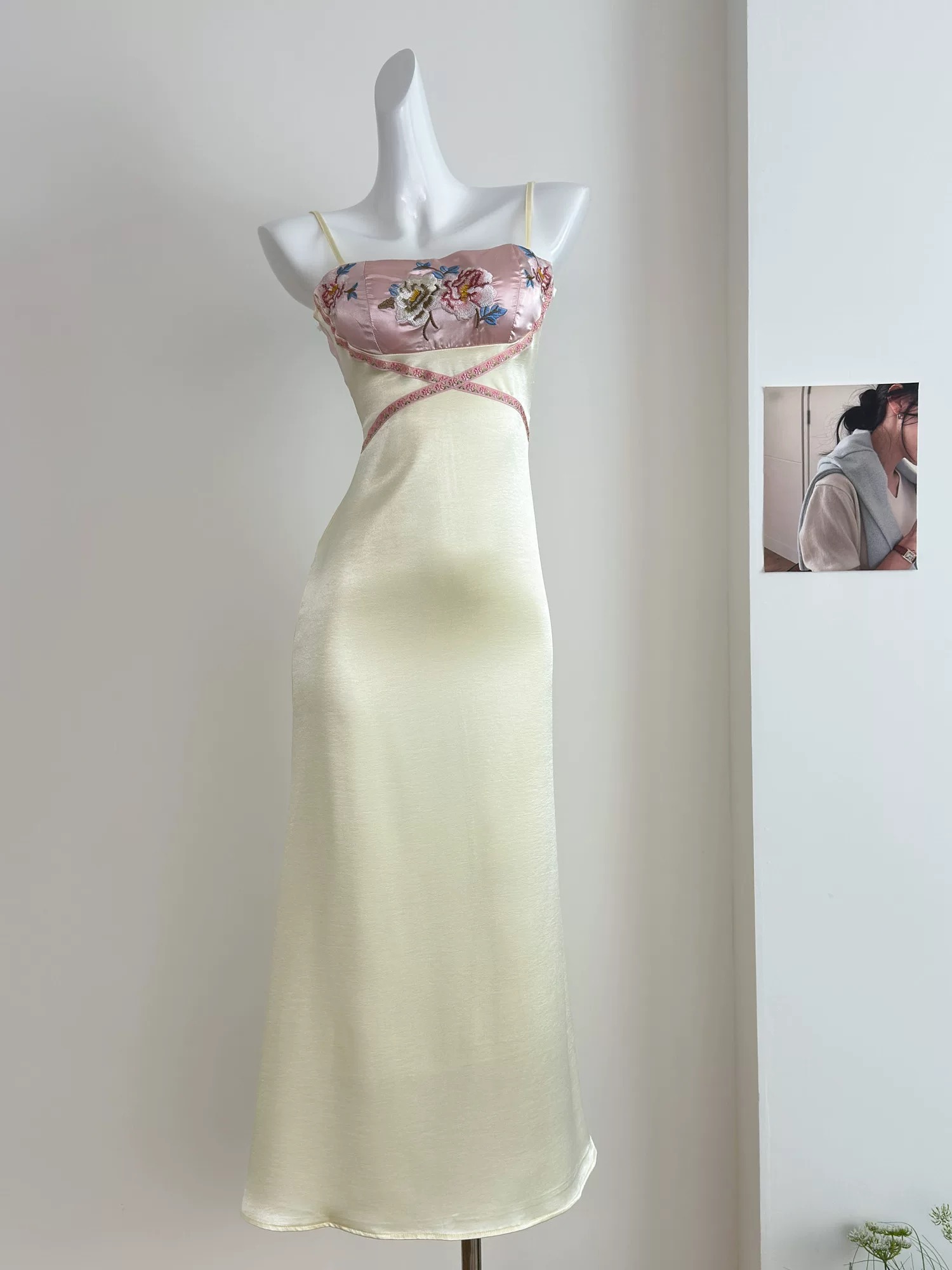 Day dream embroidery dress CD1330 image