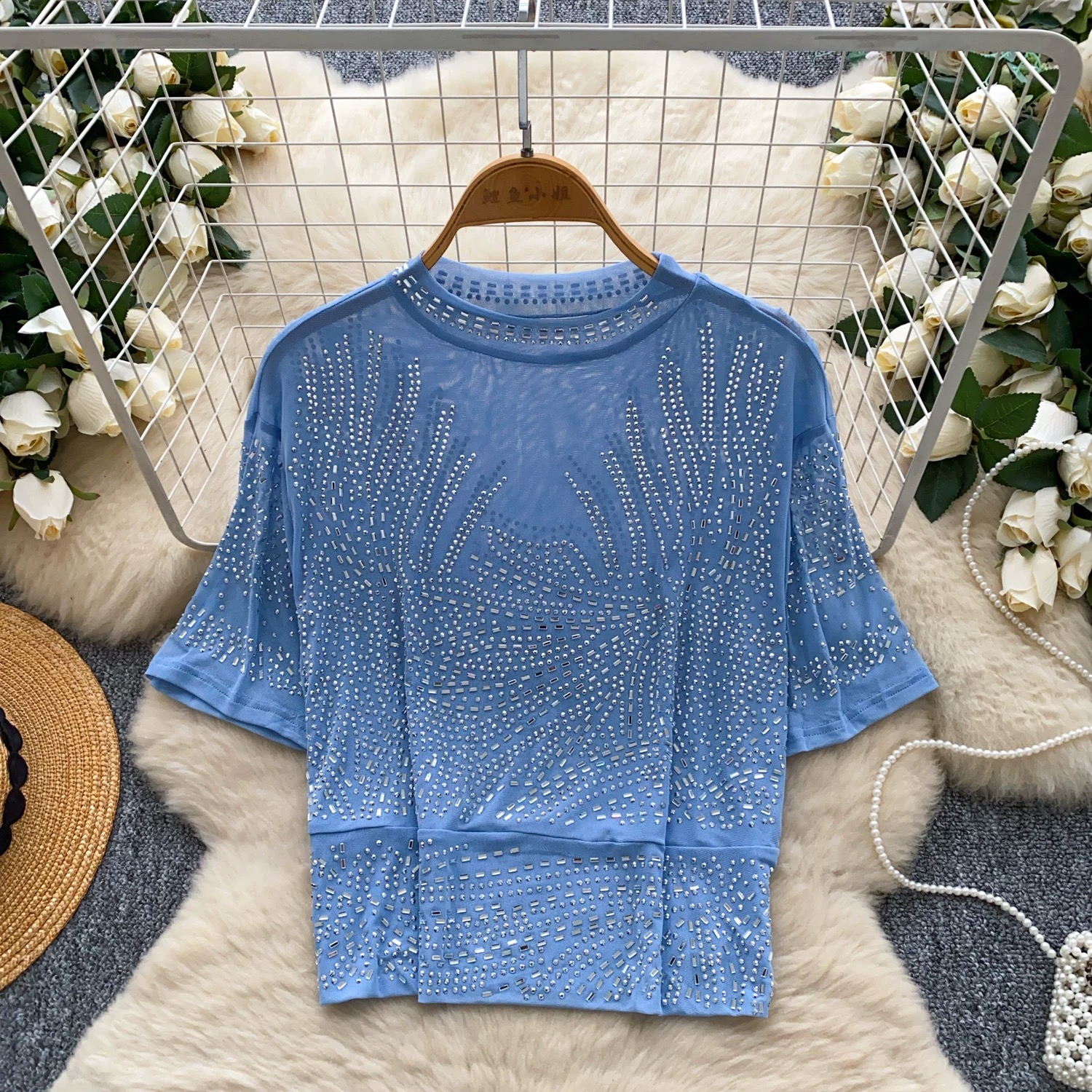 Catching looks top CTO762 image