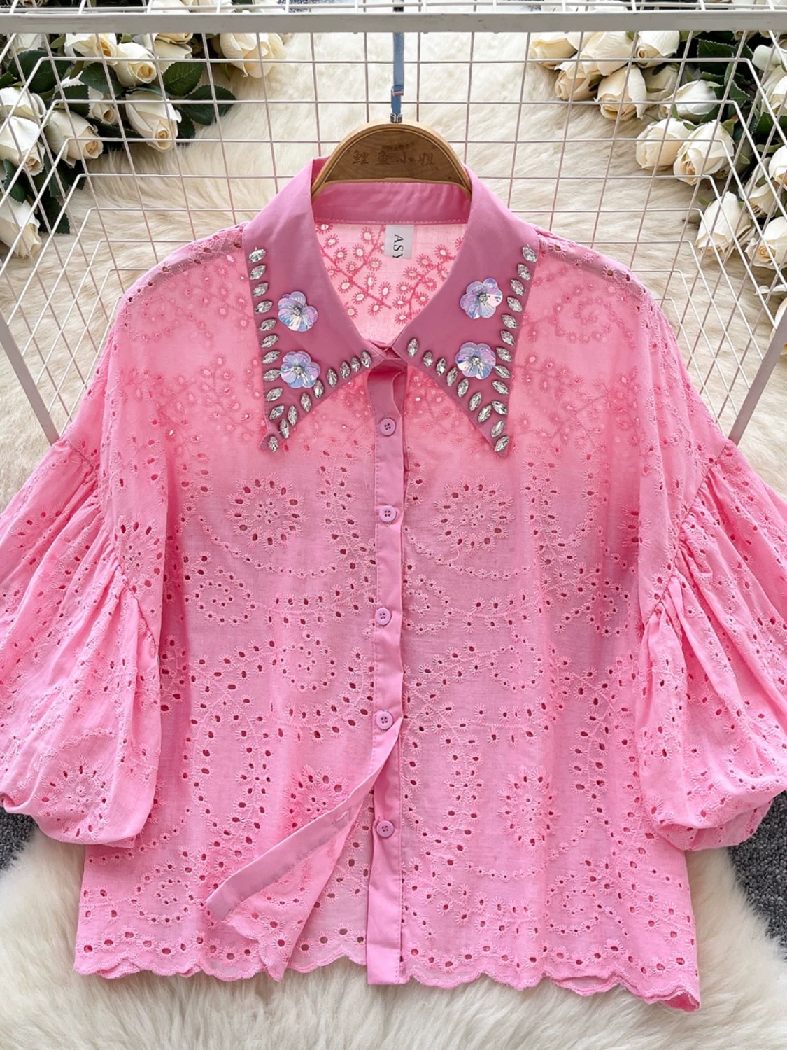 Round of applause lace top CTO598