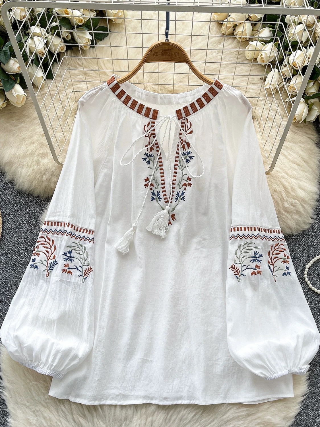 Sabrina embroidery top CTO619