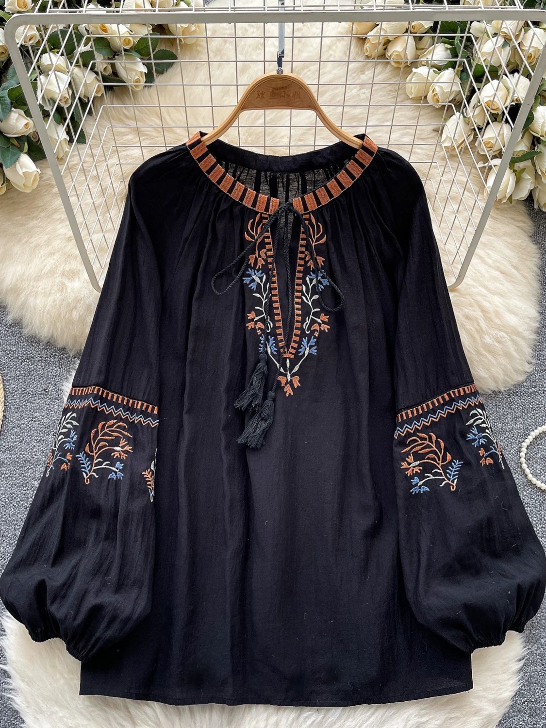 Sabrina embroidery top CTO619 image