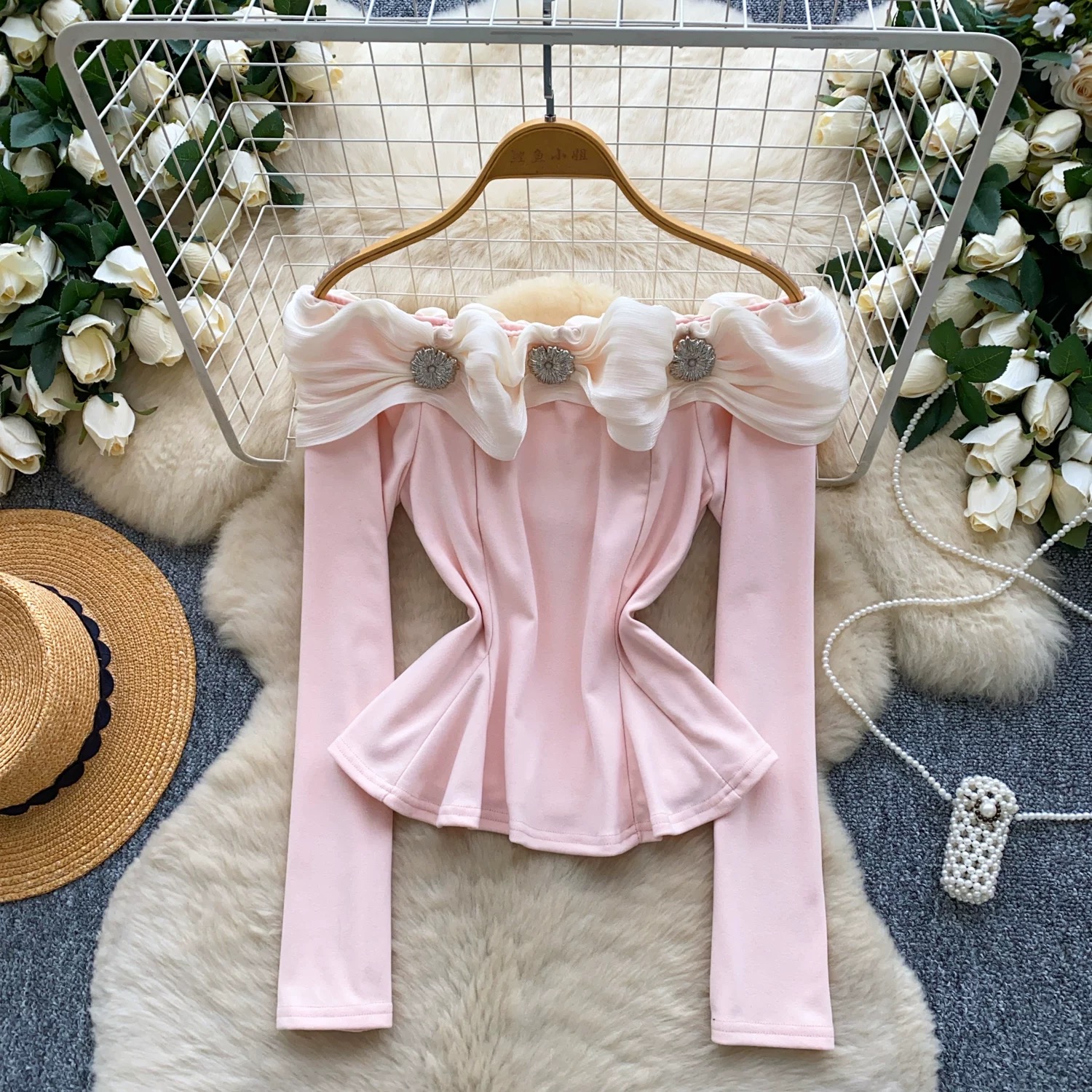 Everybody’s watching me top CTO747 image