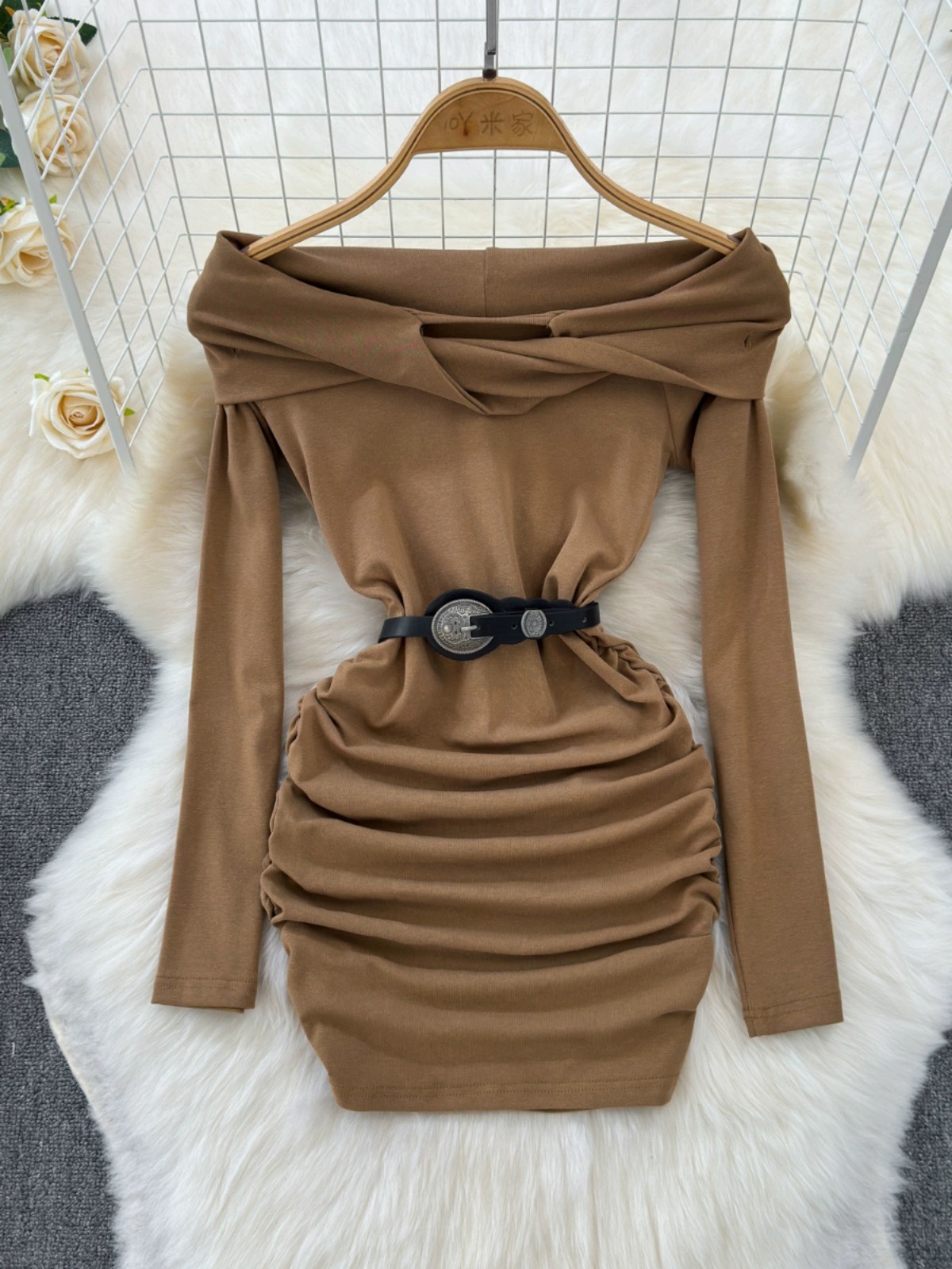 Keep your distance dress CBC881