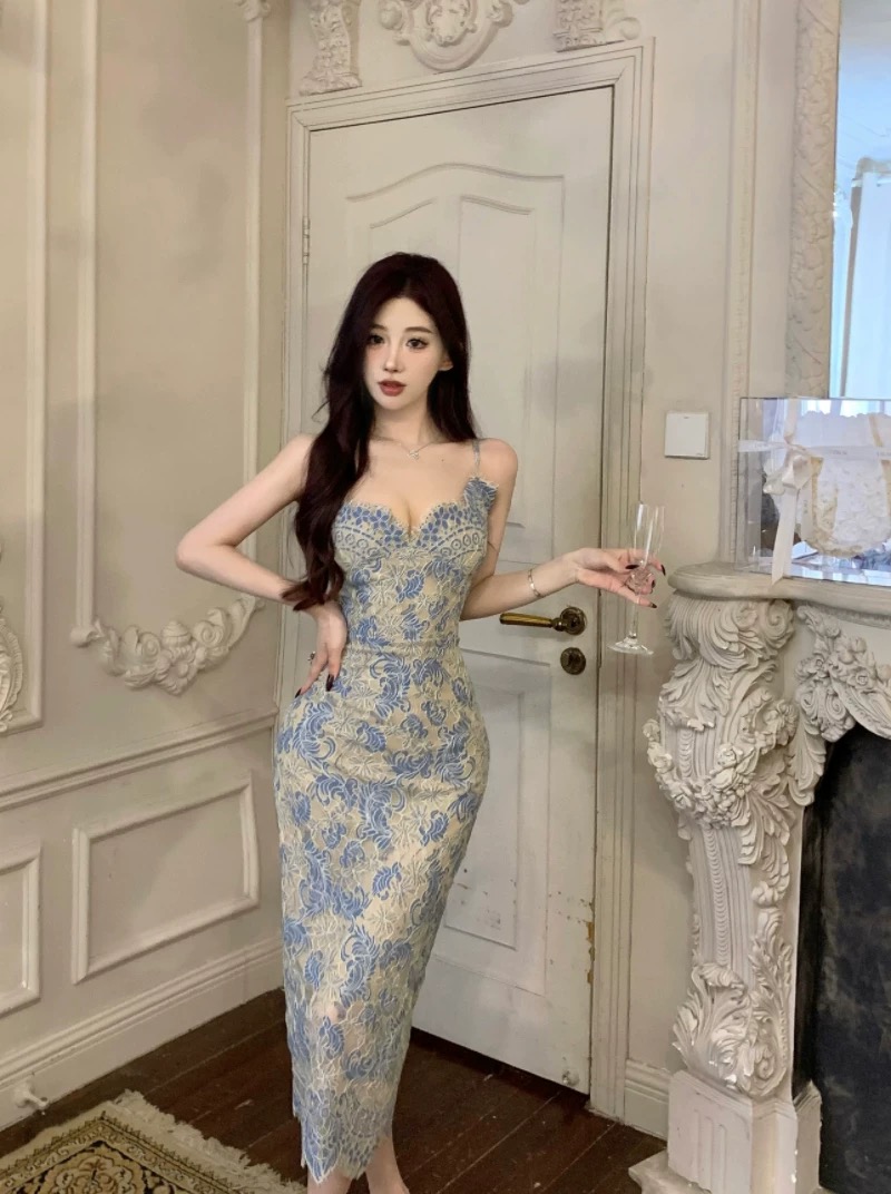 Follow back lace dress FBC320 image