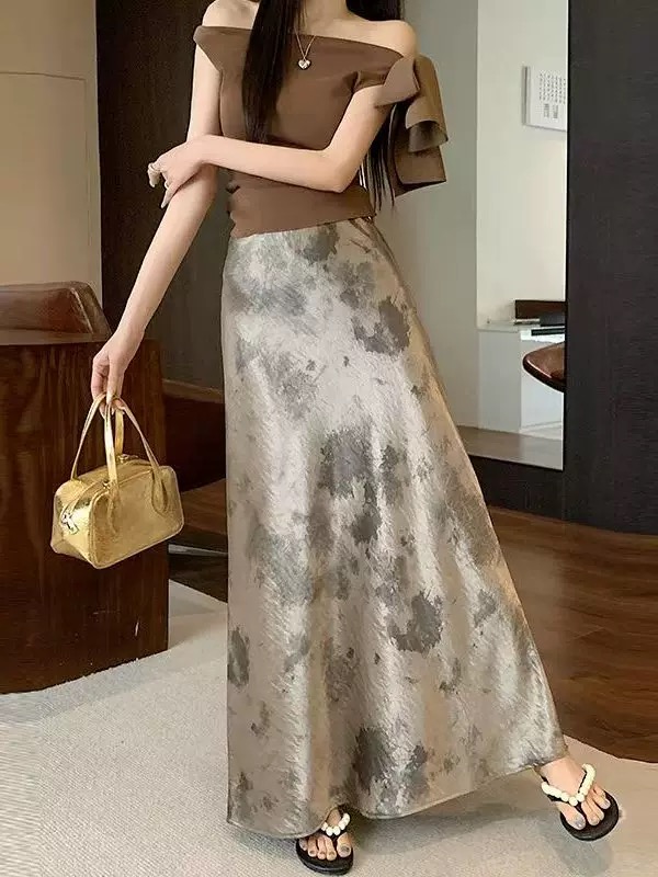 Distorted love skirt CS188 image