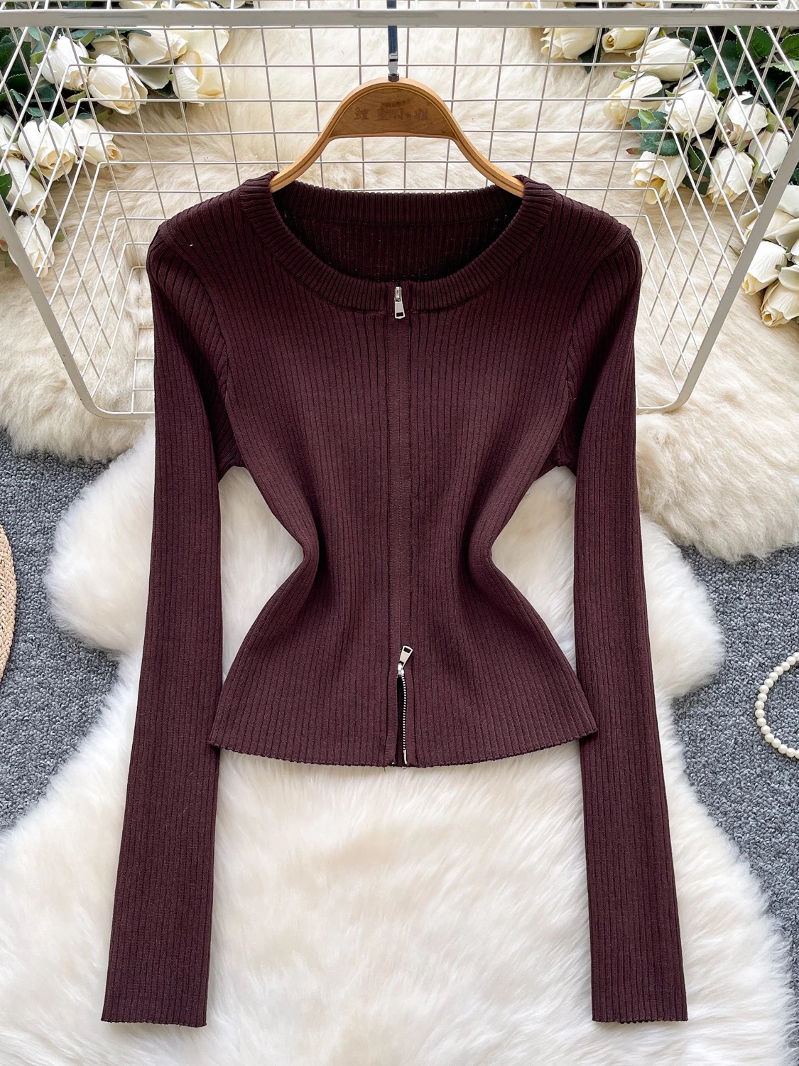 Deep in love top KTO257 images