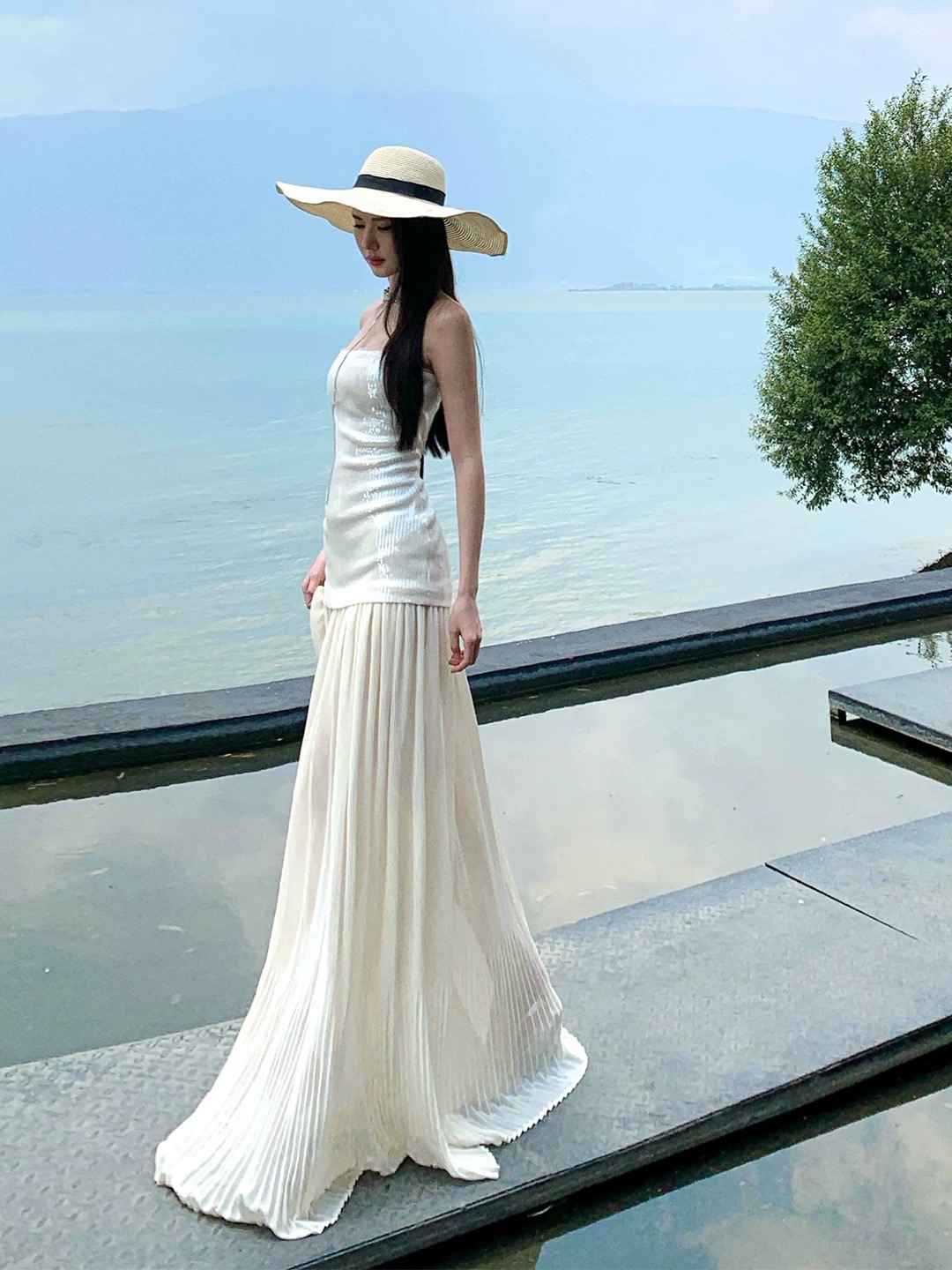 Nothing on me dinner dress  EVD188 image