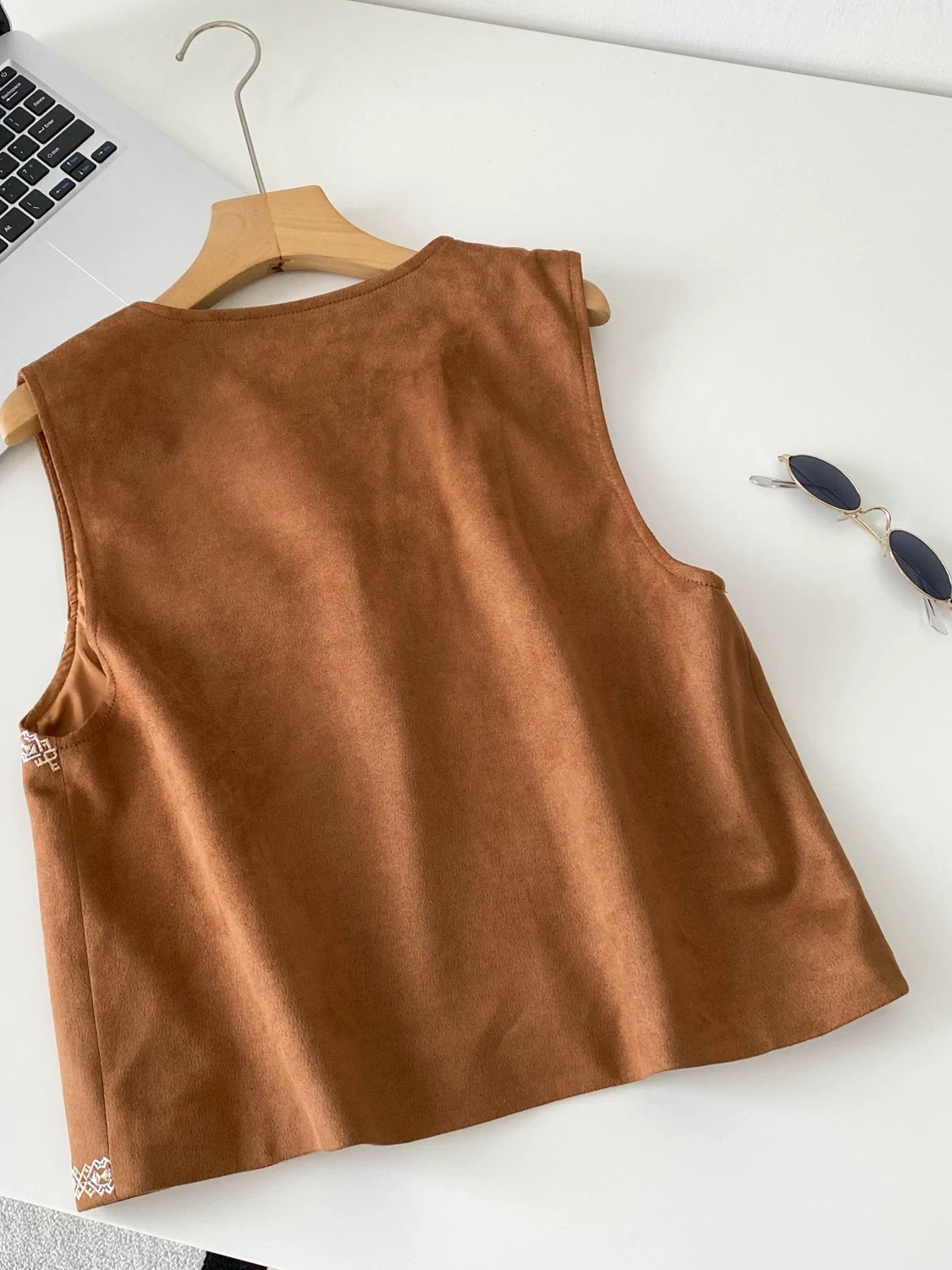 Snowy days waist coat COA142 image