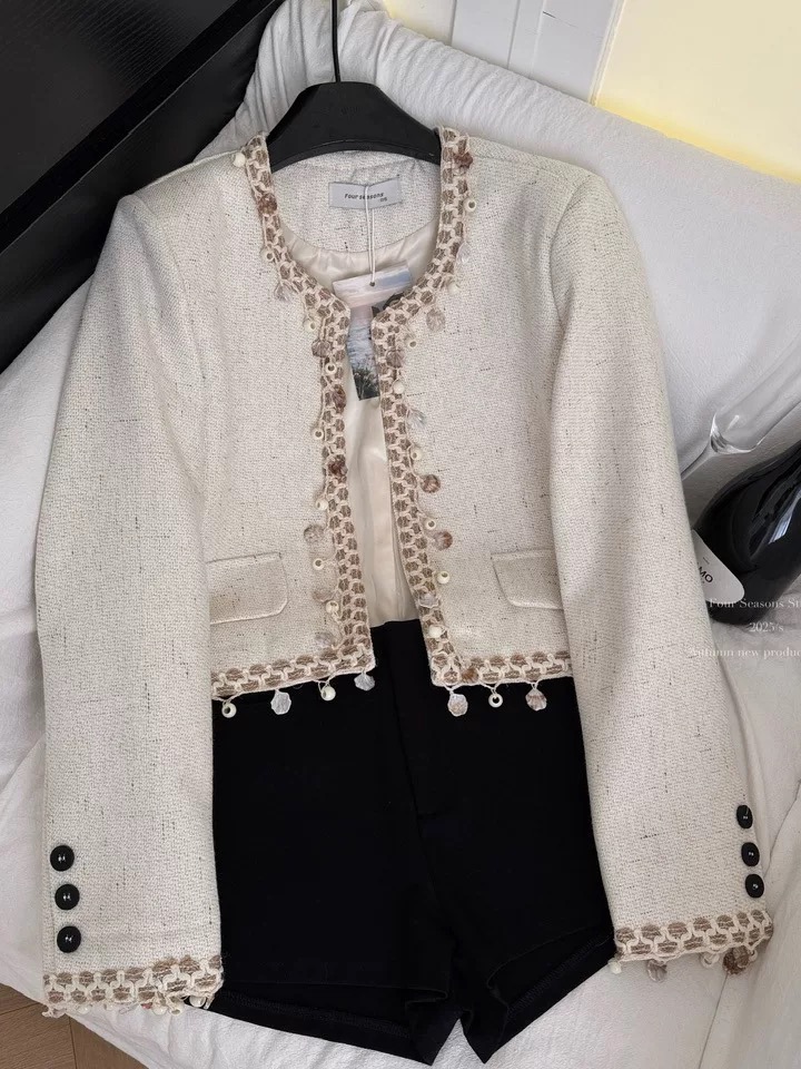 Simplistically perfect blazer BL156 image