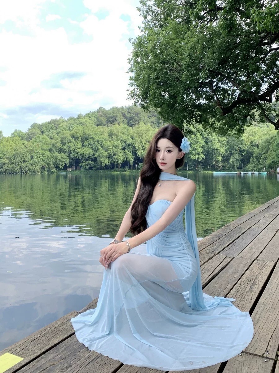 Falling in love dress FD613 image