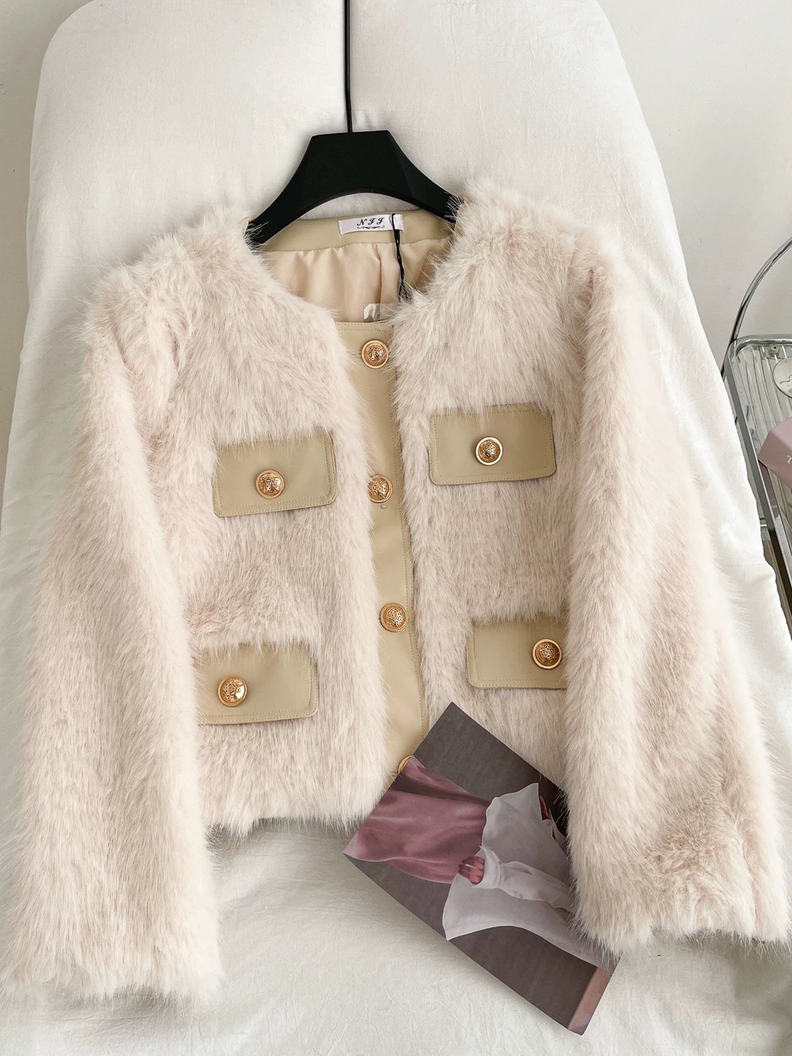 Millionaire heiress coat WJ112 image