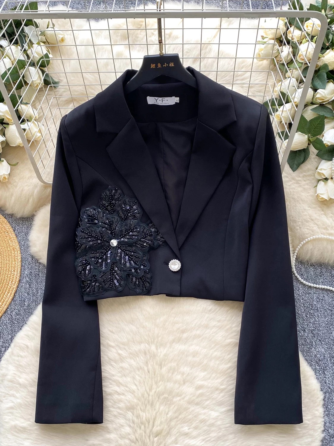 Point slope crop blazer BL137 image