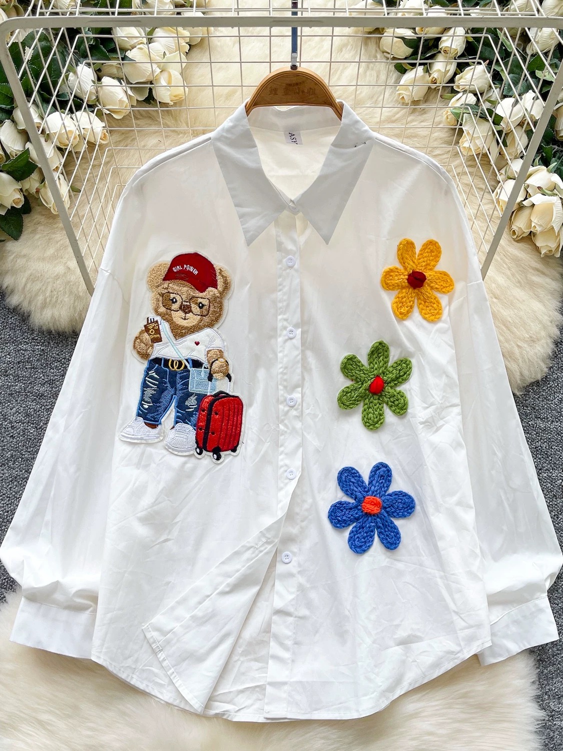 Heart holder embroidery shirt SH177 image