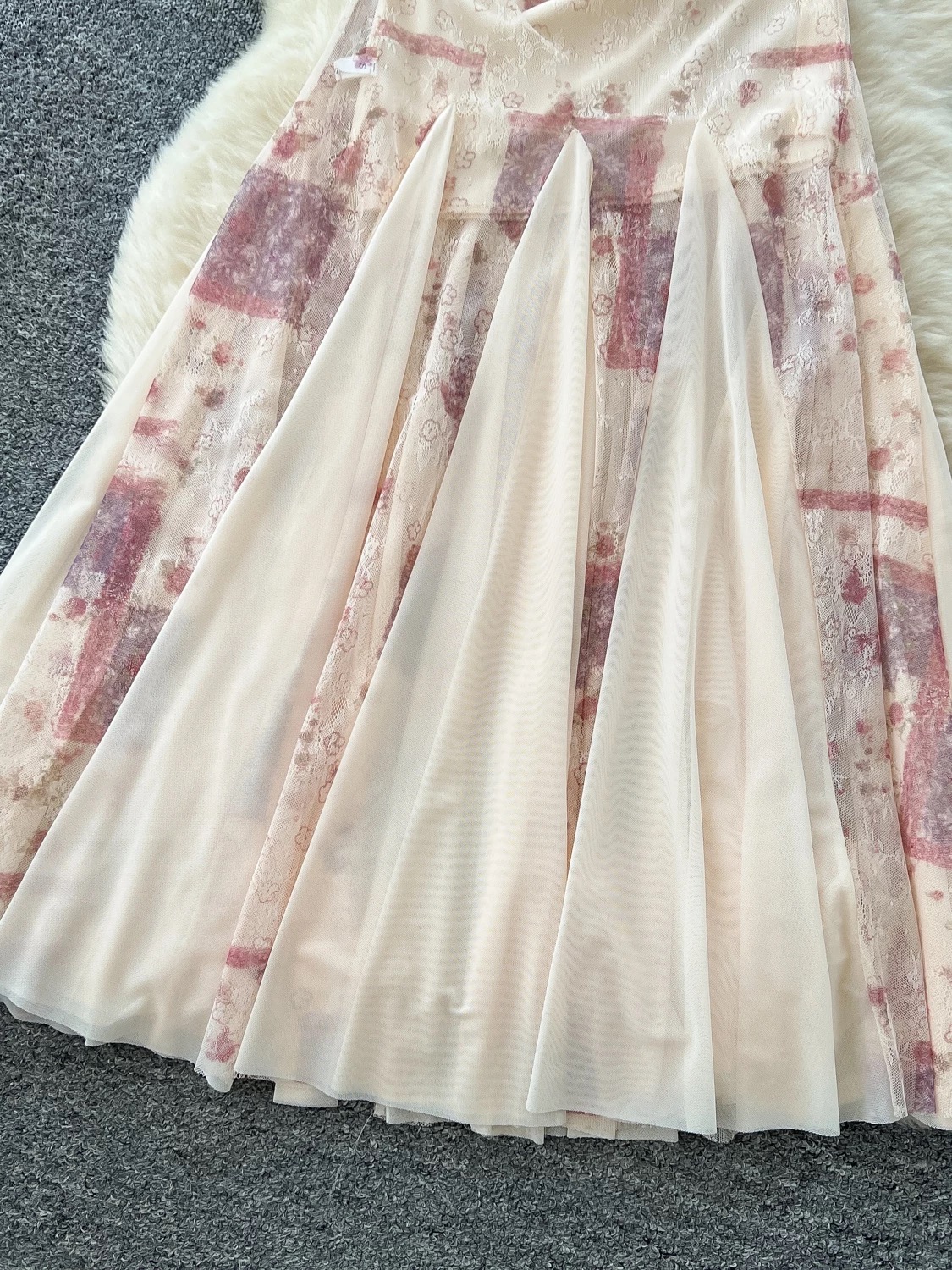 Hard to forget lace dress CD716 image