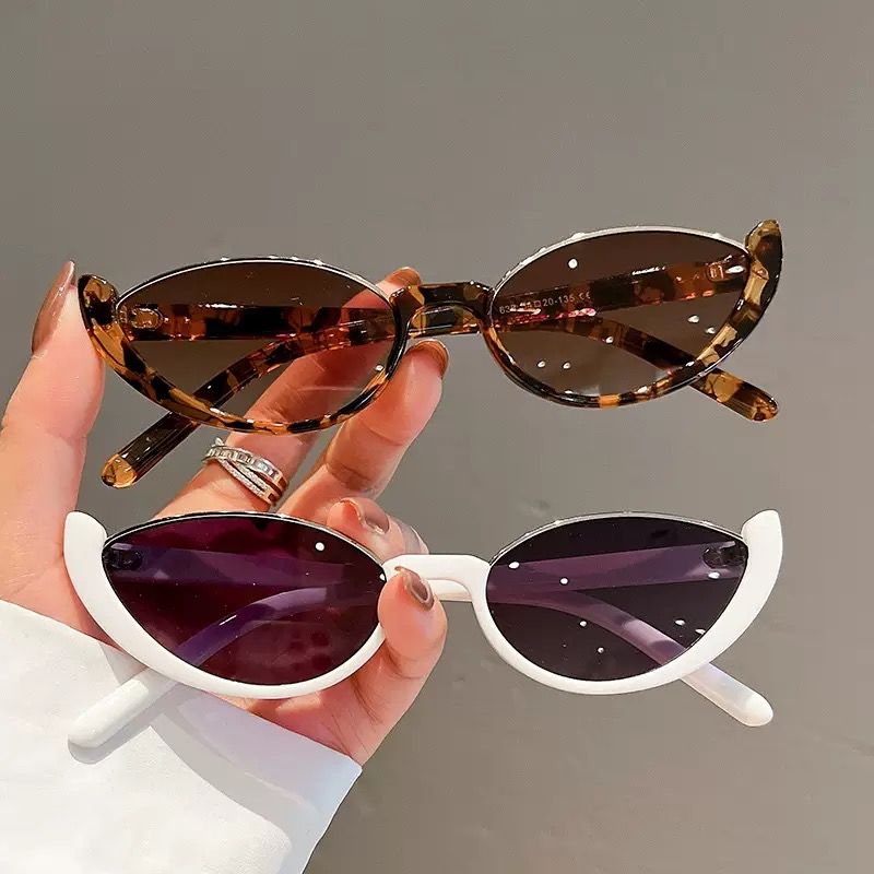 Pretty and proper glasses AC183 image
