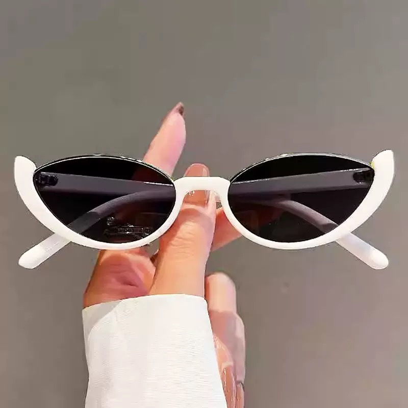 Pretty and proper glasses AC183 image