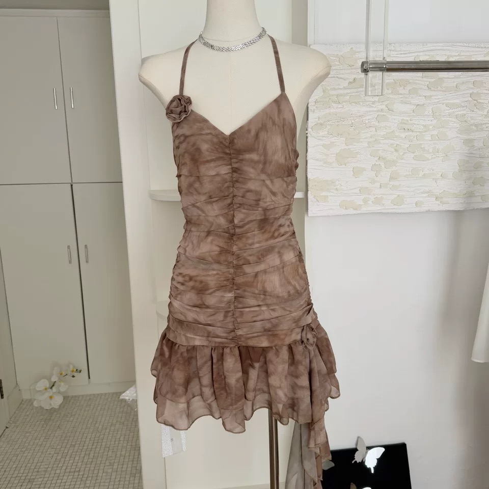 Aisha dress CD1744 image