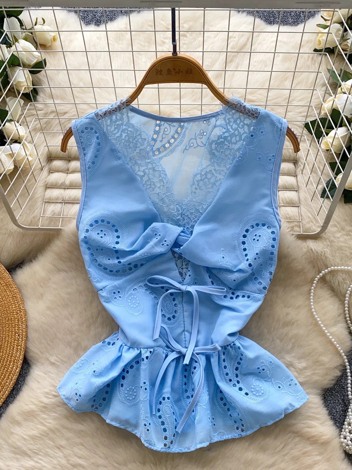 Show some skin lace top CTO882