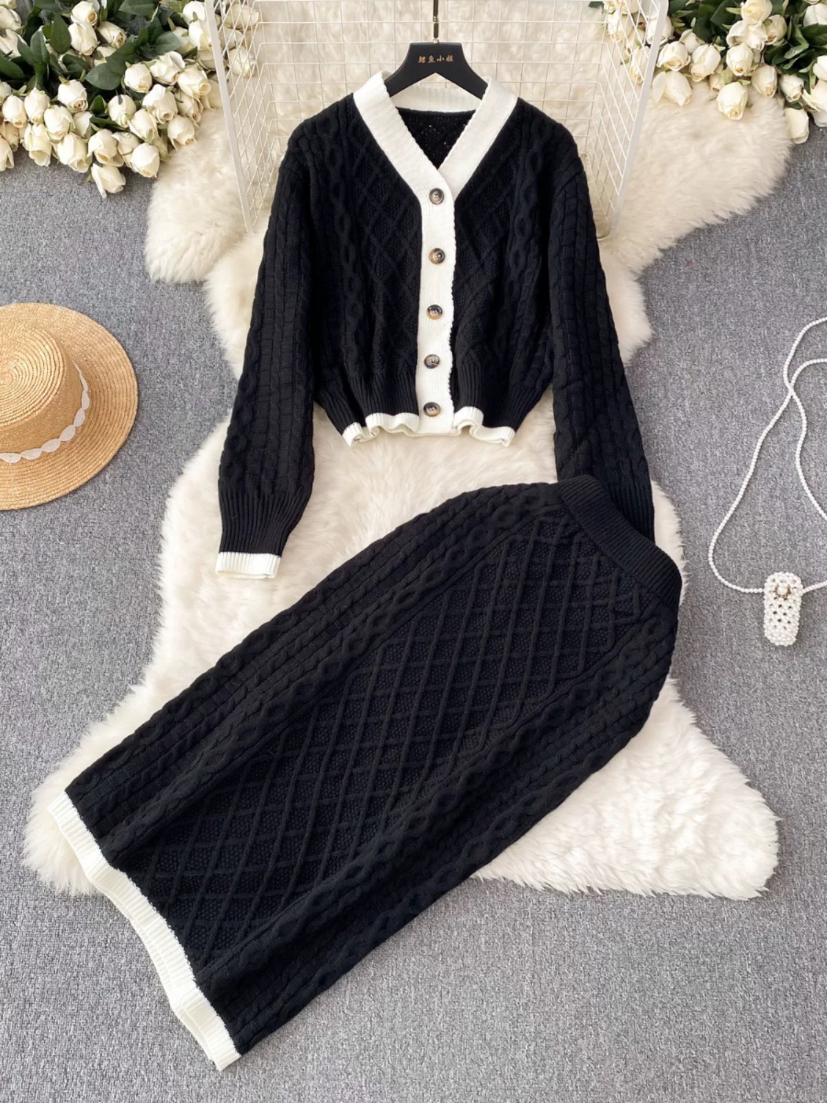 You might cross my mind knitted set KTP275 image