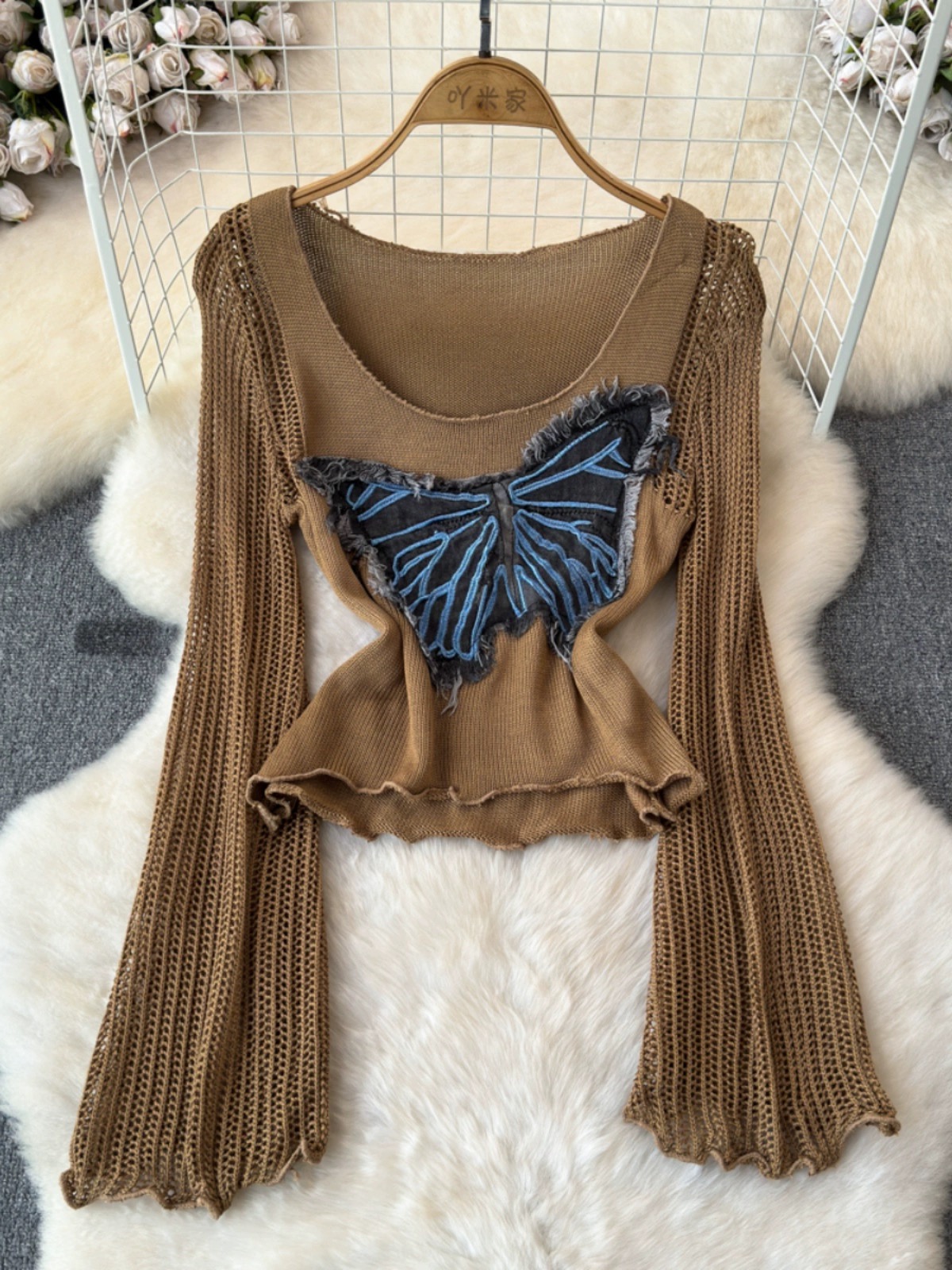 In love again top CTO261