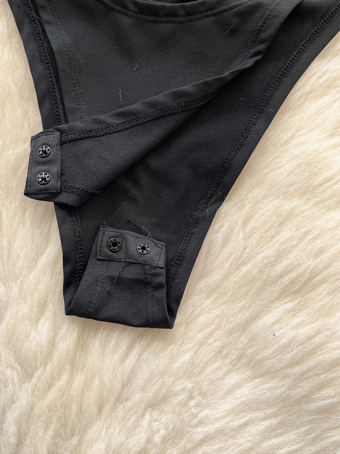 Taking off swimwear BS173 image