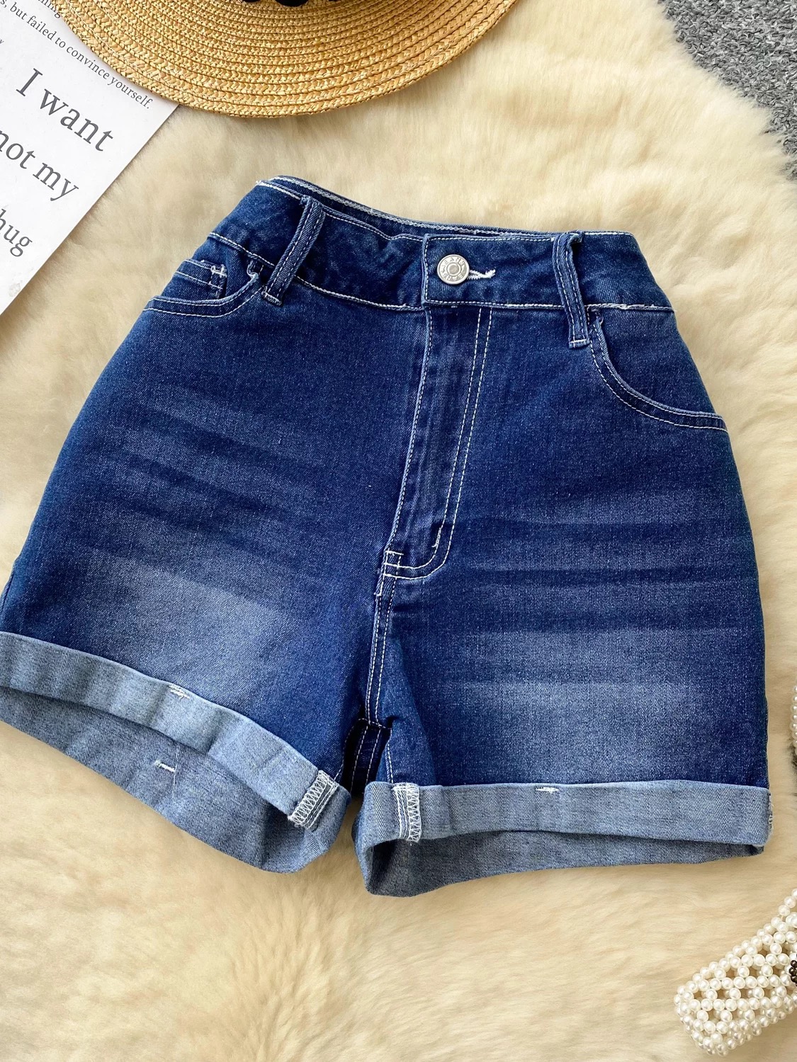 Acting different shorts DS114