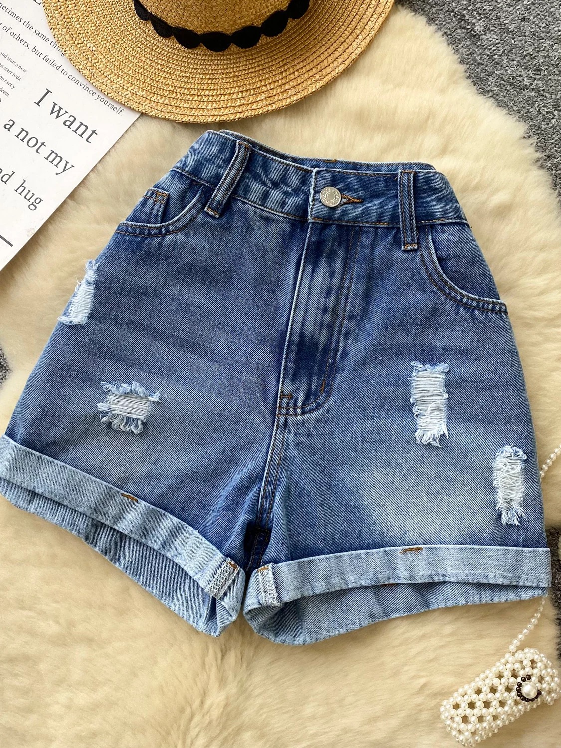 Taking over shorts DS115 image