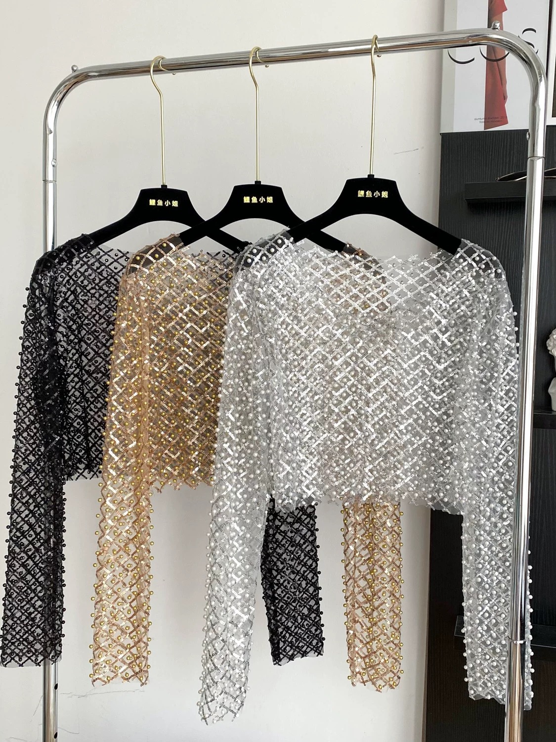 Cash rules pearls & sequin top CTO1033