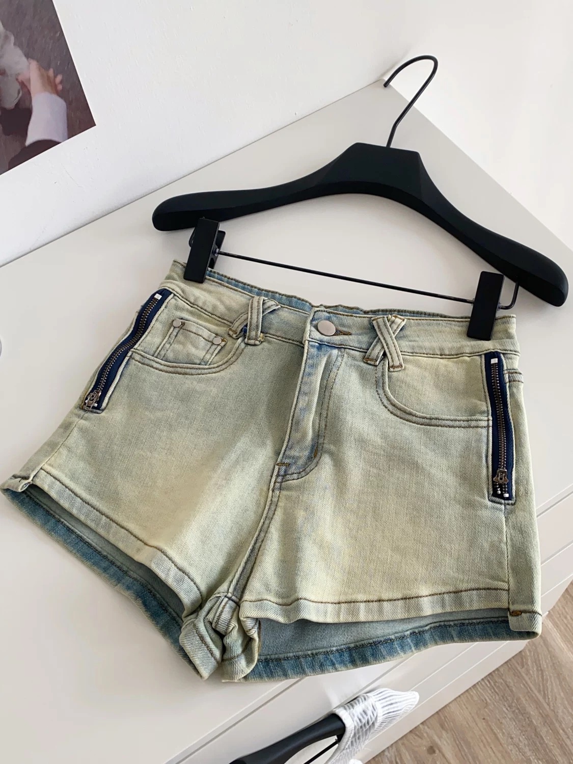 On my own shorts DS118 image