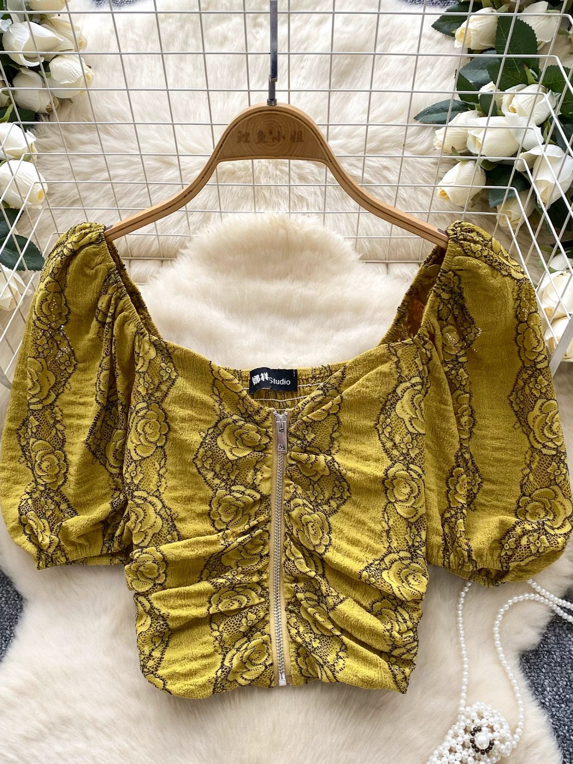 Waiting around for you top CTO1064 images