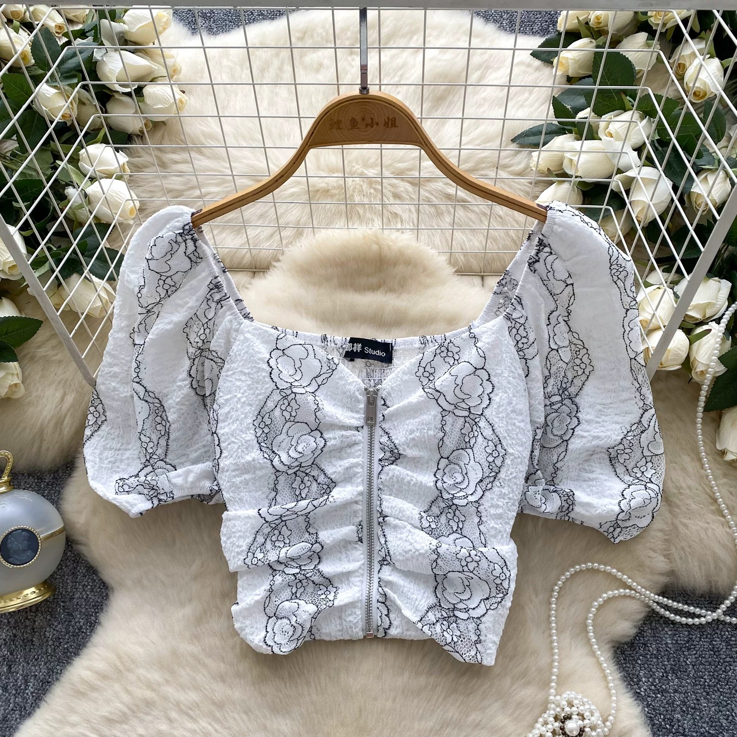 Waiting around for you top CTO1064 images