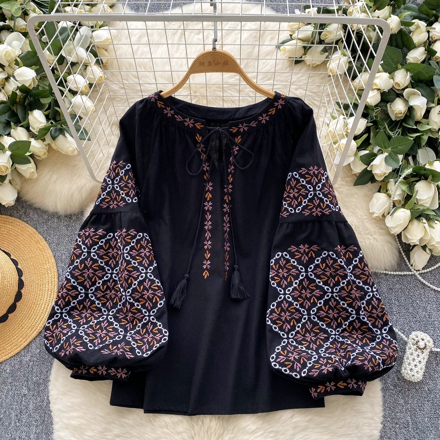 Spot me out top CTO1085 image