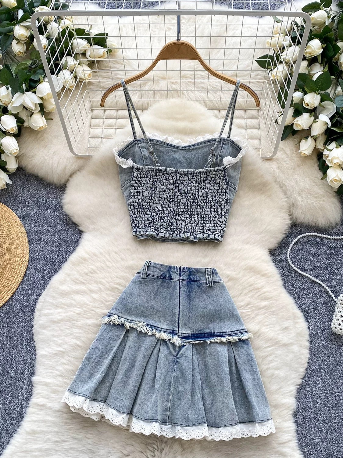 Taking a day trip set DTP232 image