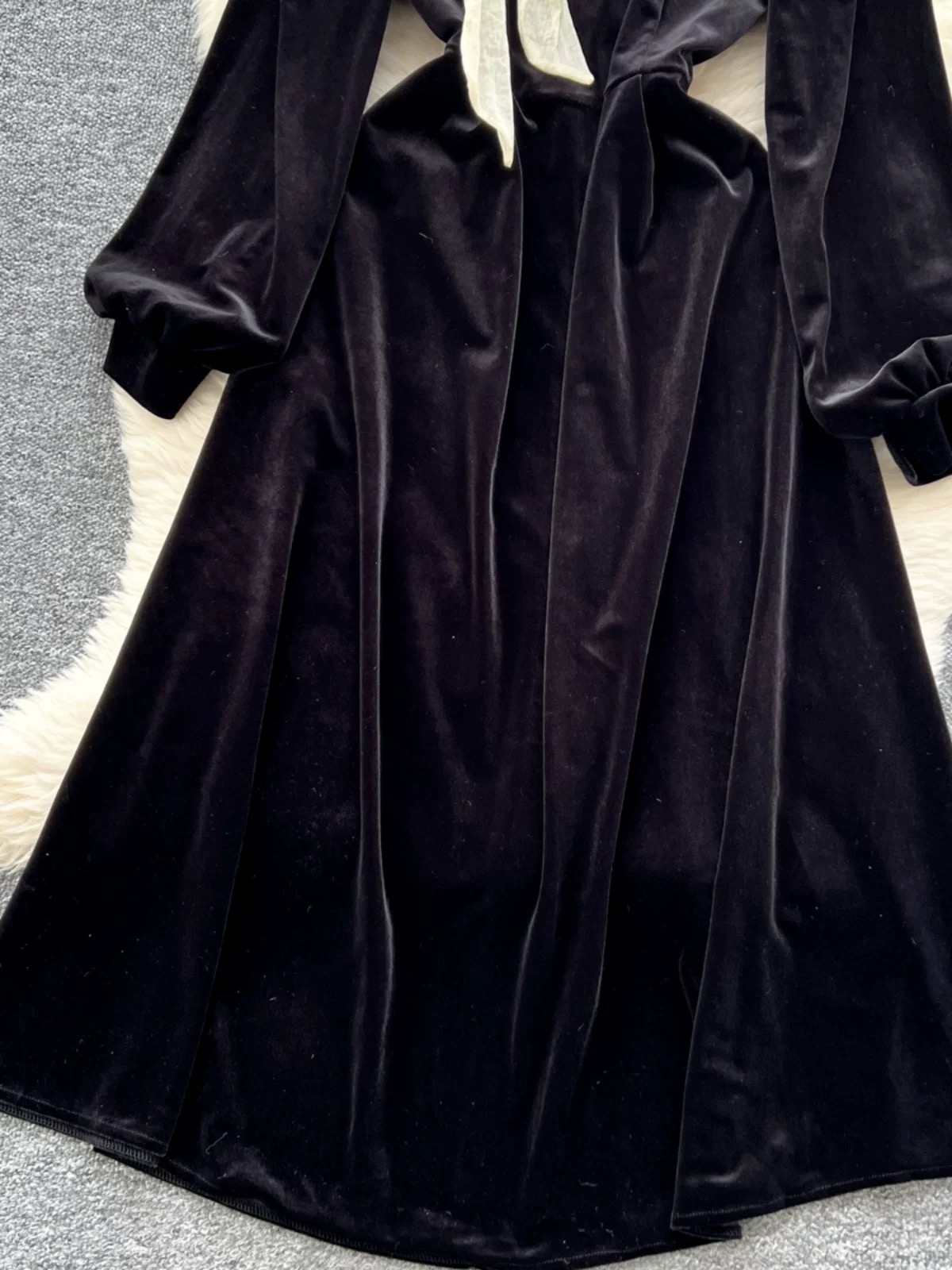 Movie dates velvet dress CD1929 image