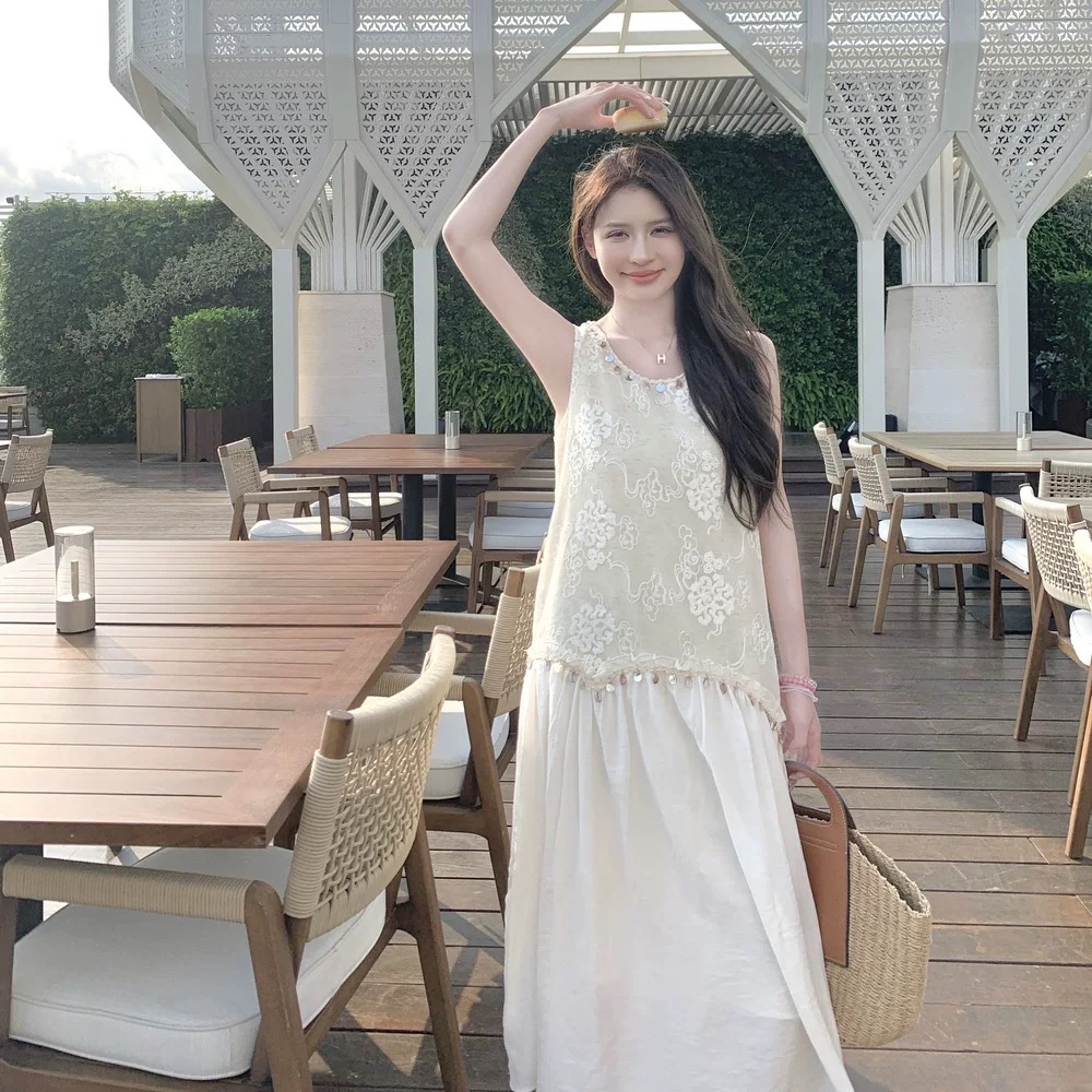 Model attitude dress CD717 image