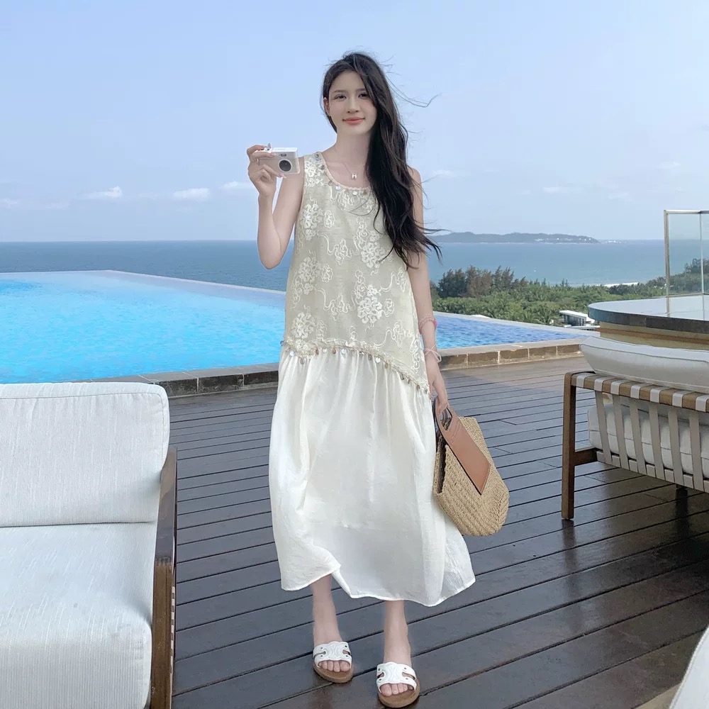 Model attitude dress CD717 image