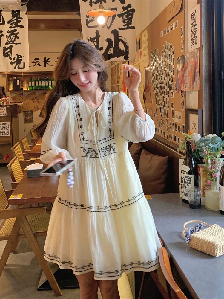 Linked together embroidery dress CD1462 image