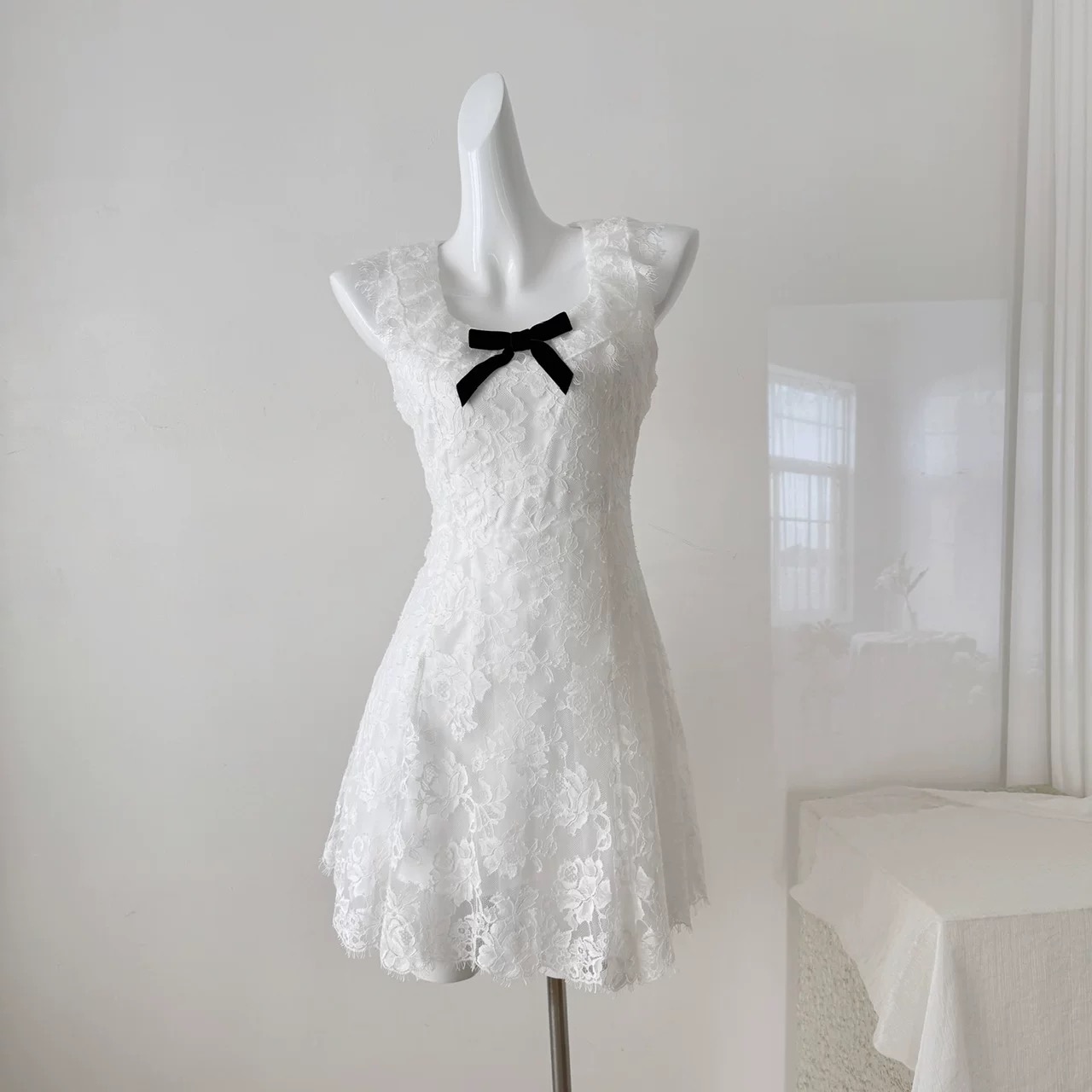 Truly authentic lace dress CD1539 image