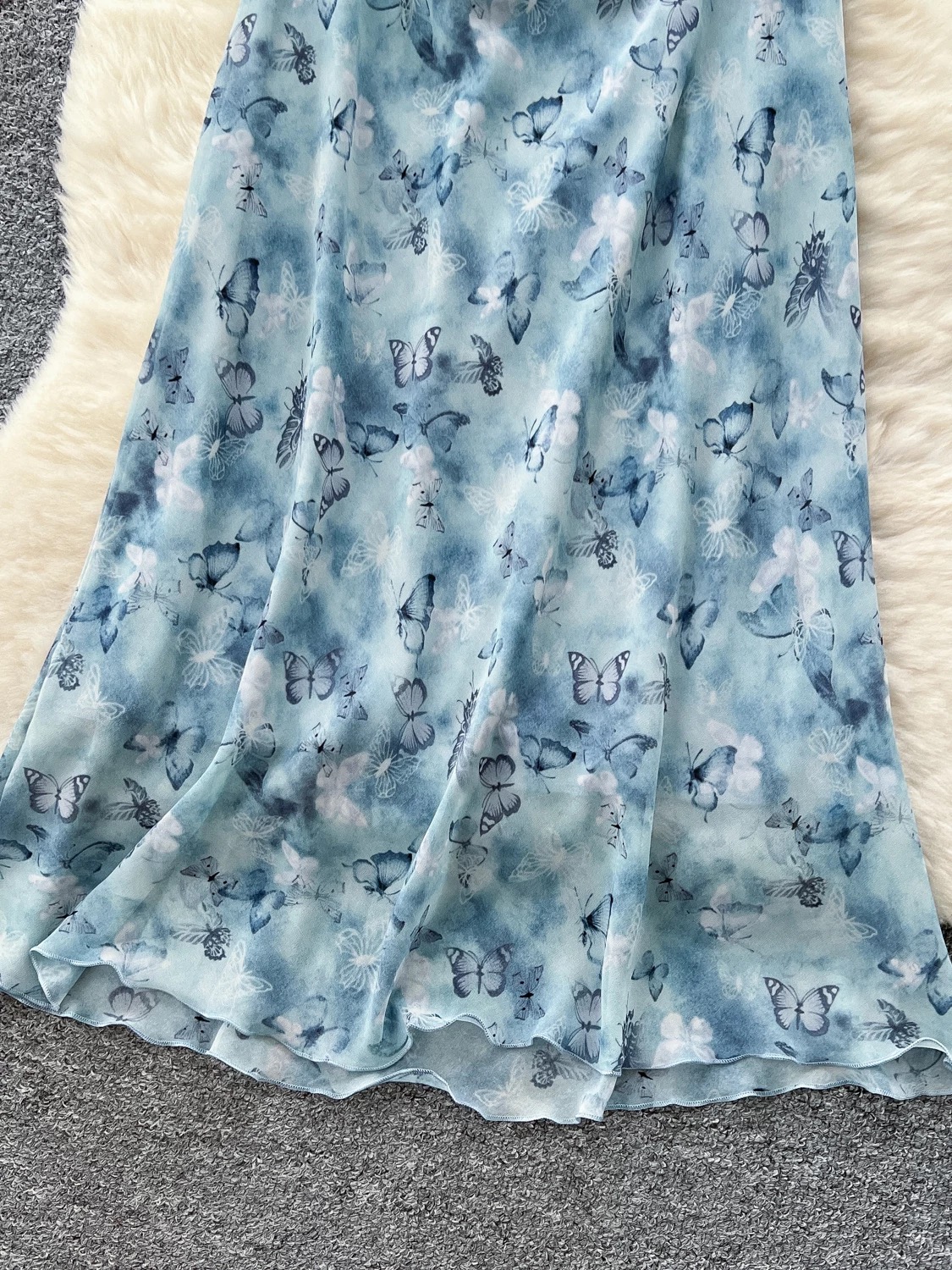 Silk and snatched dress CD637 image