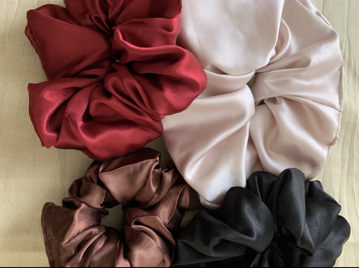 Esteri Scrunchies image