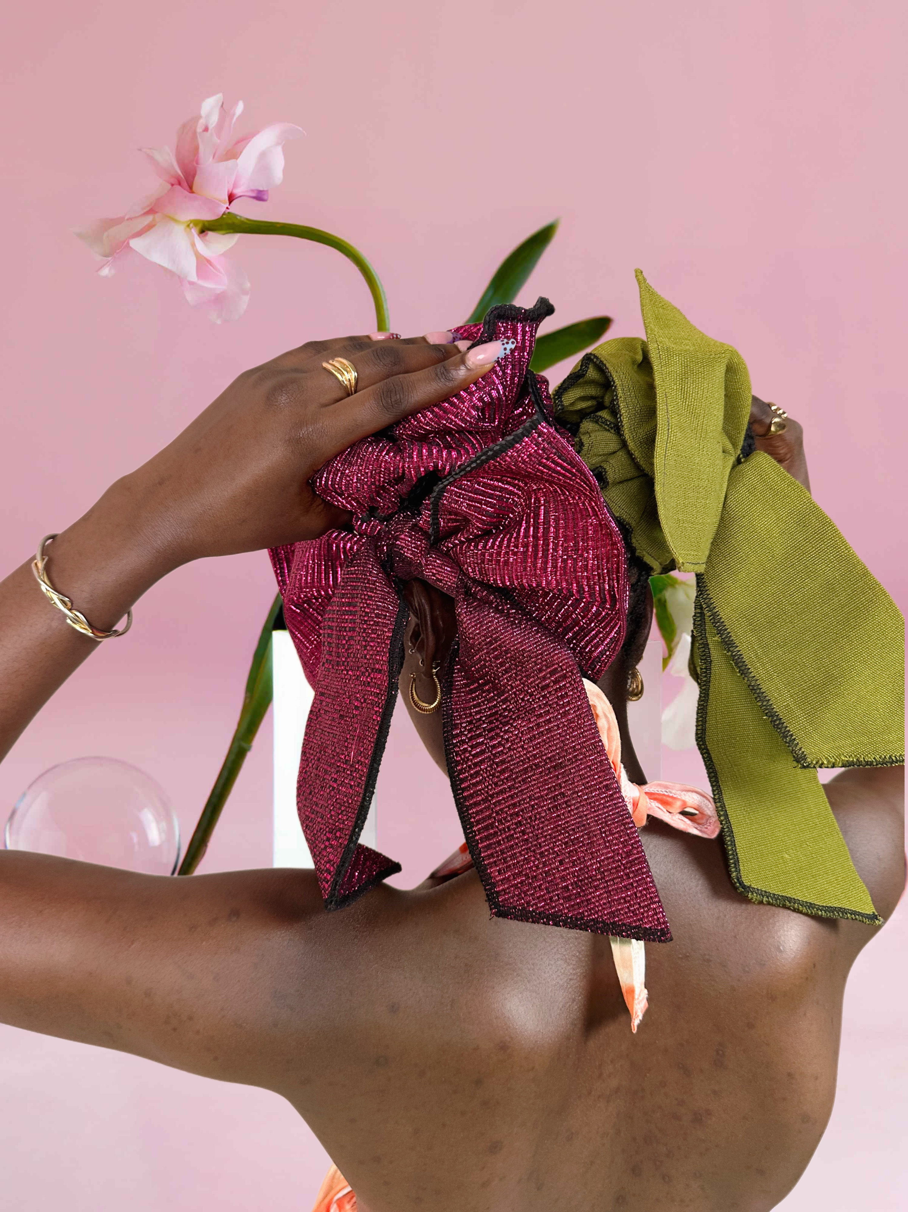 OMOGE BOW SCRUNCHIE image